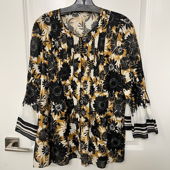Kori Haperin Tops - 🌻HP🌻 Kobi Halperin Floral Blouse with Stunning Elegant Sleeves - Size M